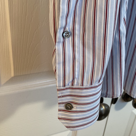 Authentique Gucci slim fit dress shirt size 15.5 (medium) - Picture 5 of 8